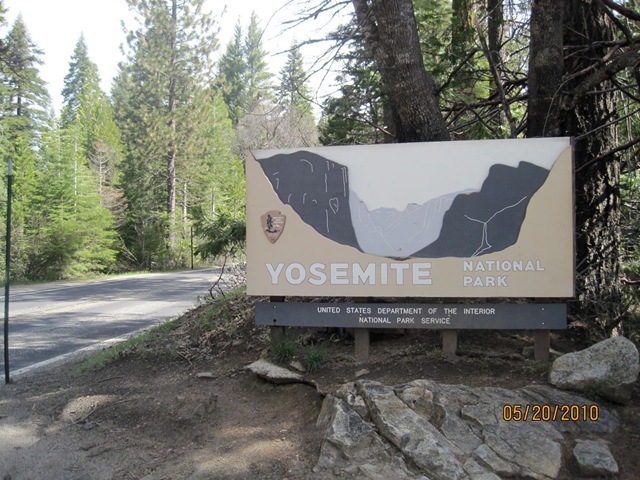 [Yosemite Entrance sign blog[2].jpg]